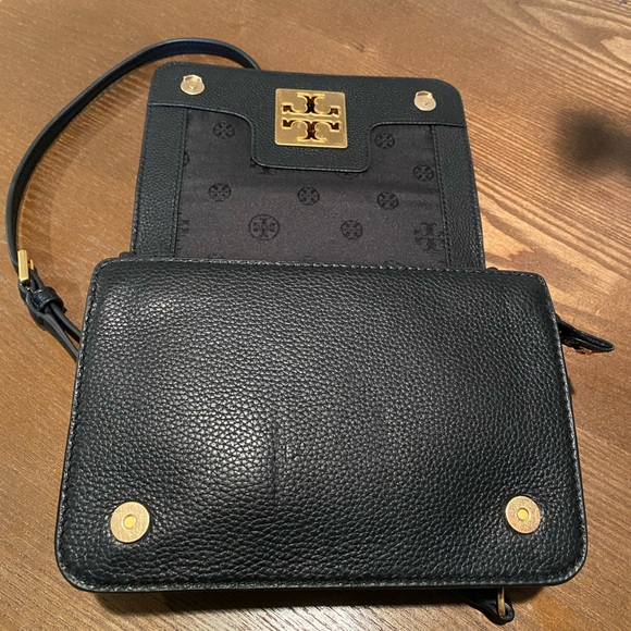 *SOLD* Tory Burch Crossbody - Picture 3 of 4